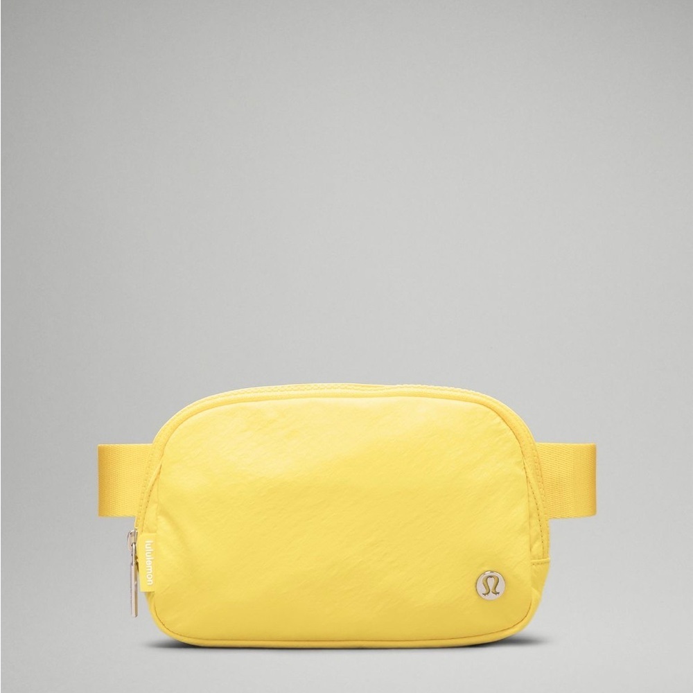 NEW LULULEMON BELT BAG UTILITY YELLOW